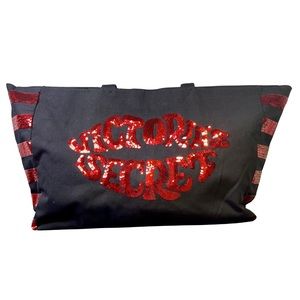 Victoria's Secret Holiday 2018 Sequin Kiss Lips Tote Bag Black Red Full Zip